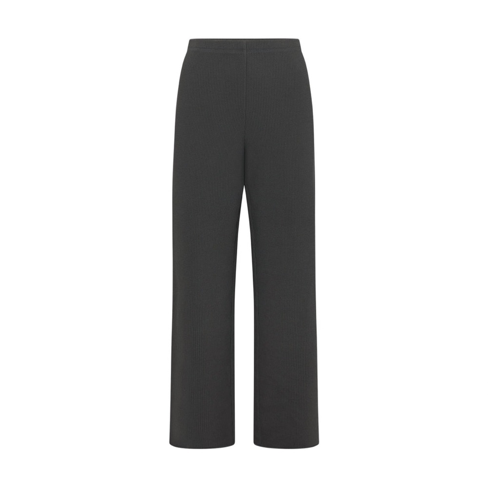 Straight leg pant